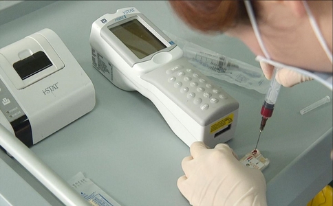 20250317_雅培手持血气分析仪_20250317_113411_7597.jpg 20250317_雅培手持血气分析仪_20250317_113411_7597.jpg